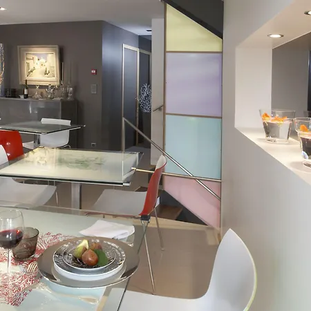 Design Des Francs Garcons Hotel Saint-Sauvant (Charente-Maritime)