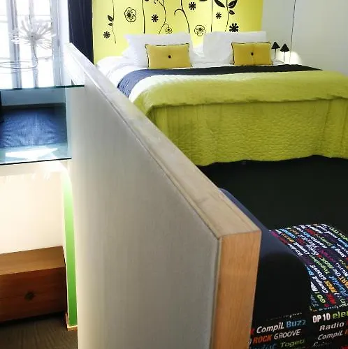 Hotel Design Des Francs Garcons Saint-Sauvant (Charente-Maritime)